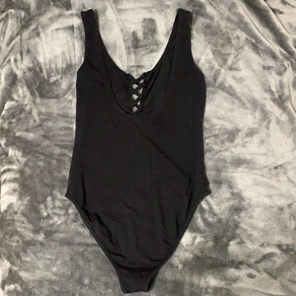 Black crossed v neck bodysuit - Picture 3 of 4